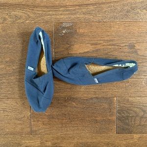 Classic Navy Toms!